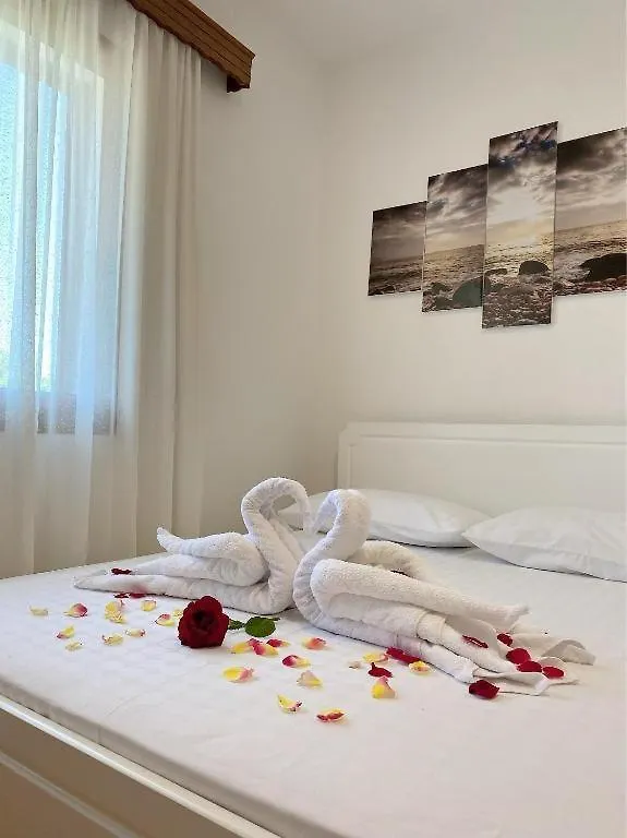 Arlind'S Apartaments Vlorë Apartmán